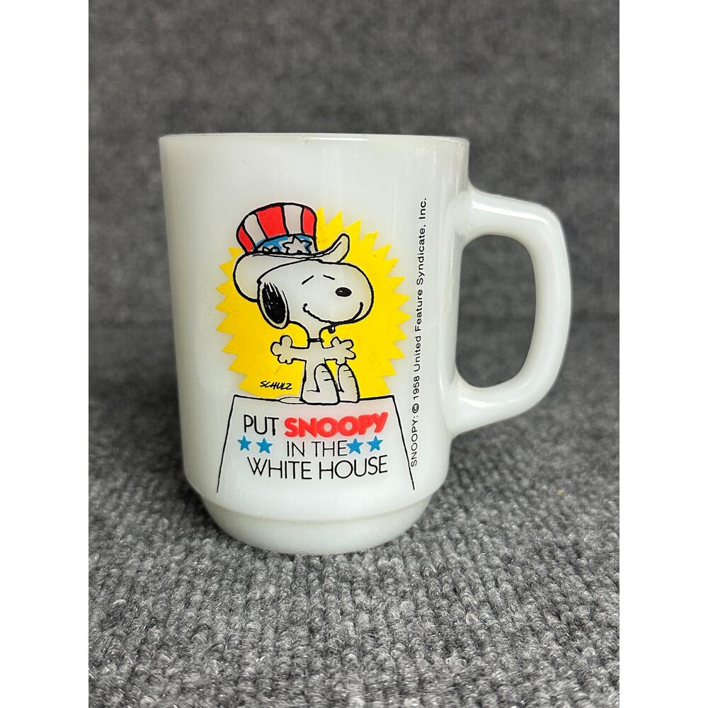 Vintage 1980 Snoopy mug milk glass Put Snoopy in the Whitehouse patriotic July 4